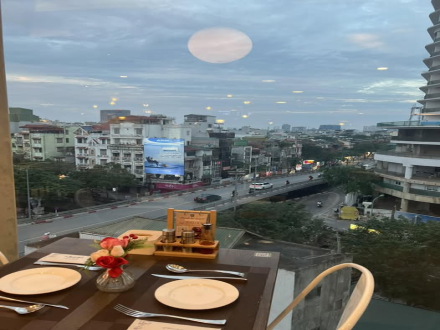 4 TUYỂN DỤNG PHỤ BẾP VÀ NV PHỤC VỤ LÀM VIỆC TẠI NHÀ HÀNG LE MONDE STEAK HÀ NỘI