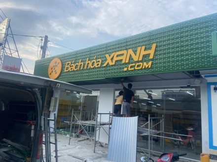 4 Nhân viên bán hàng siêu thị BÁCH HOÁ XANH ĐÔ LƯƠNG Nghệ An