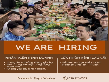 4 Nhân viên kinh doanh làm việc tại Cửa nhôm kính cao cấp Royal Window TP Vinh